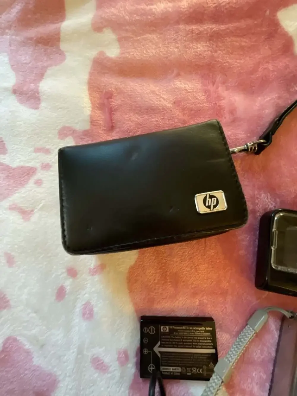 HP Photosmart R927 Digital Camera Bundle with Case and Dock PARTS ONLY